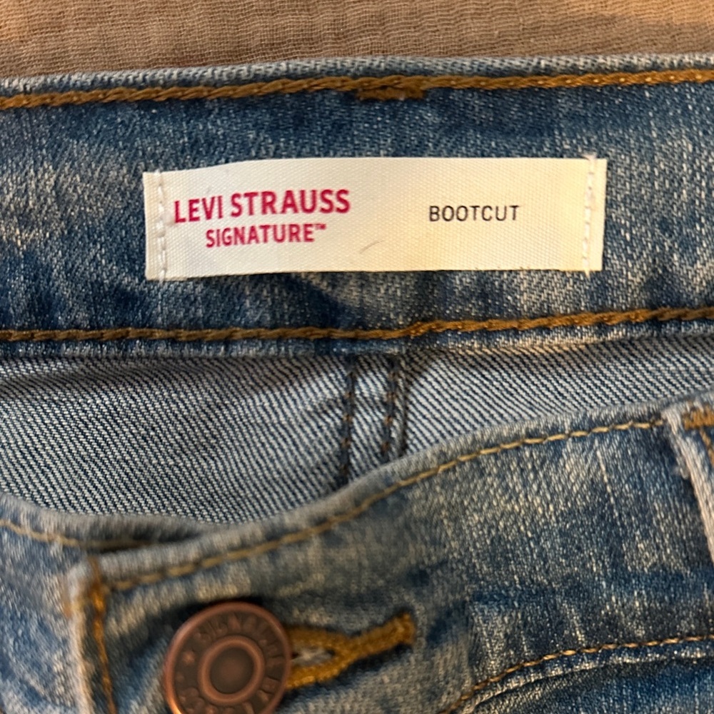 Levi's Bootcut Jeans - Picture 4 of 4
